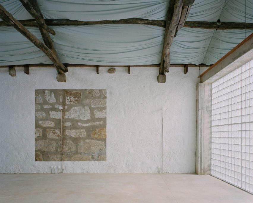 House of many faces by Fala Atelier in Porto