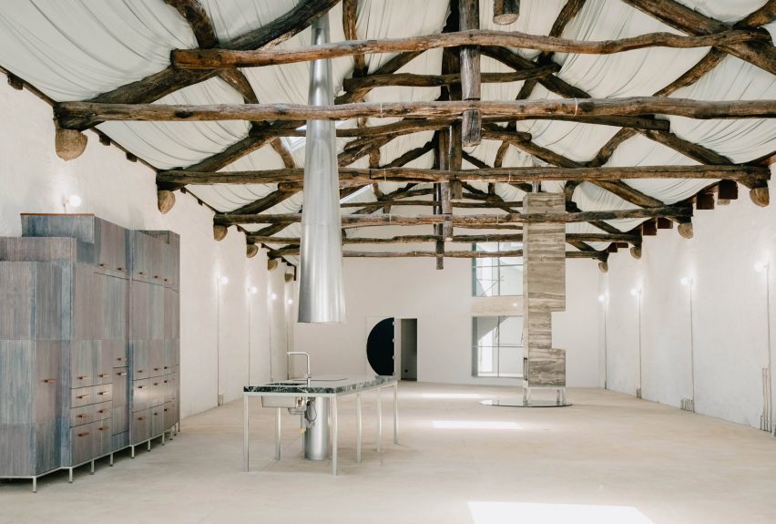 House of many faces by Fala Atelier in Porto