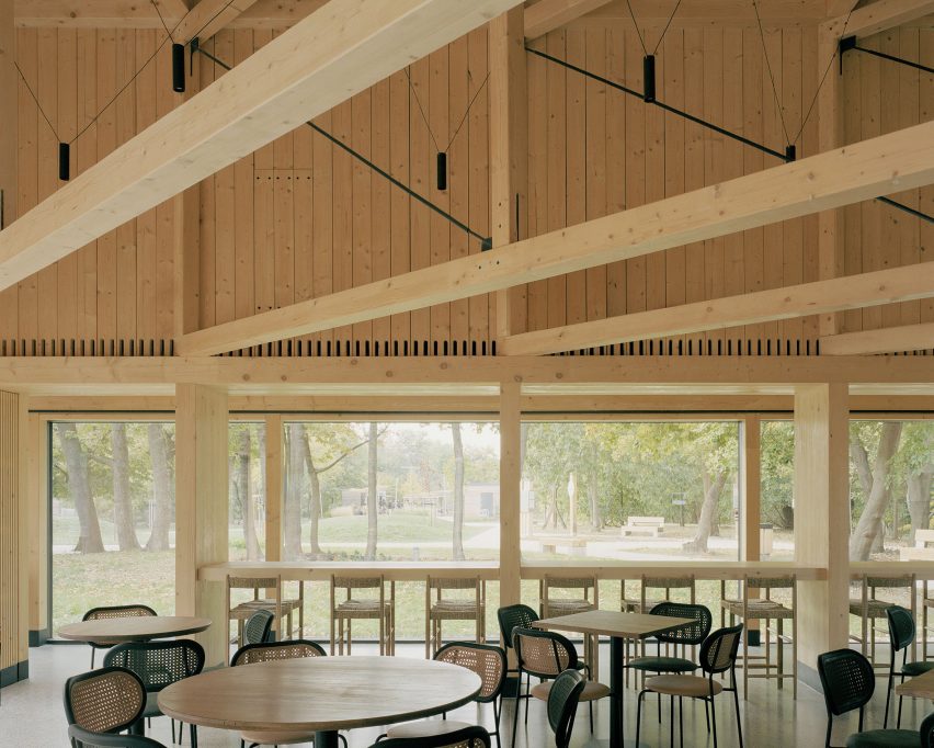 Forest Pavilion Normafa ski lodge extension by Hetedik Muterem and Studio Konstella