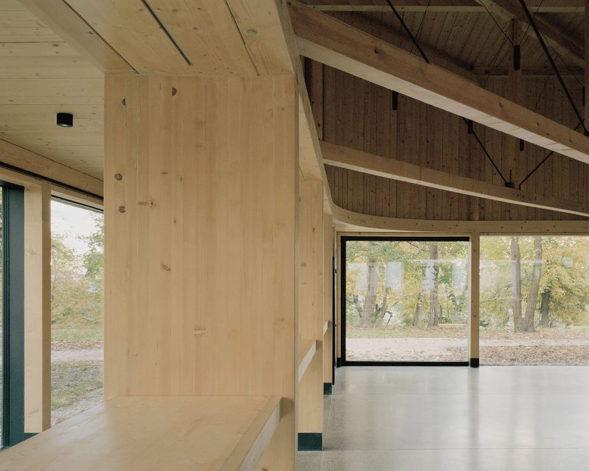 Forest Pavilion Normafa ski lodge extension by Hetedik Muterem and Studio Konstella