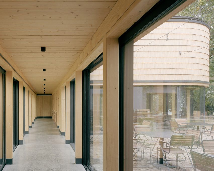 Forest Pavilion Normafa ski lodge extension by Hetedik Muterem and Studio Konstella