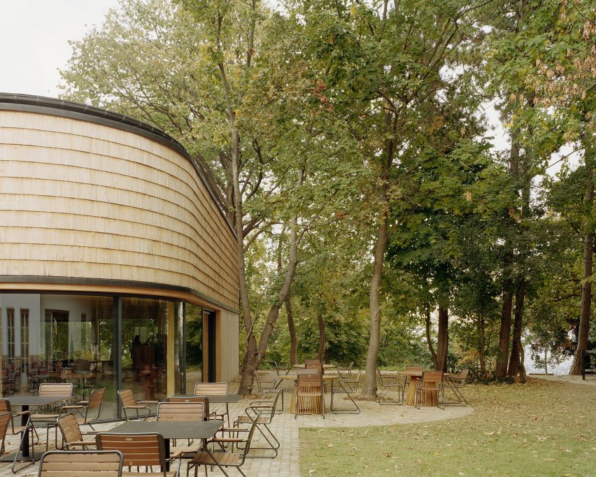Forest Pavilion Normafa ski lodge extension by Hetedik Muterem and Studio Konstella