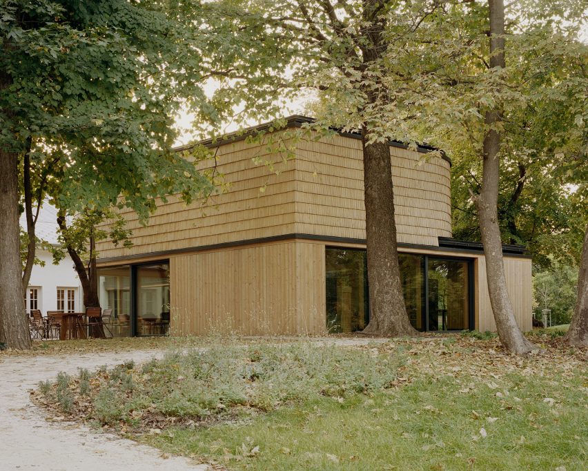 Forest Pavilion Normafa ski lodge extension by Hetedik Muterem and Studio Konstella