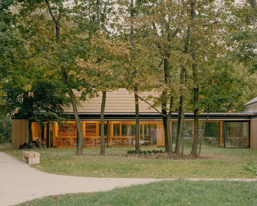 Forest Pavilion Normafa ski lodge extension by Hetedik Muterem and Studio Konstella