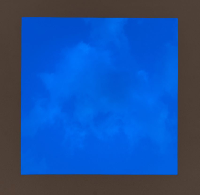 Sky surrounded by frame