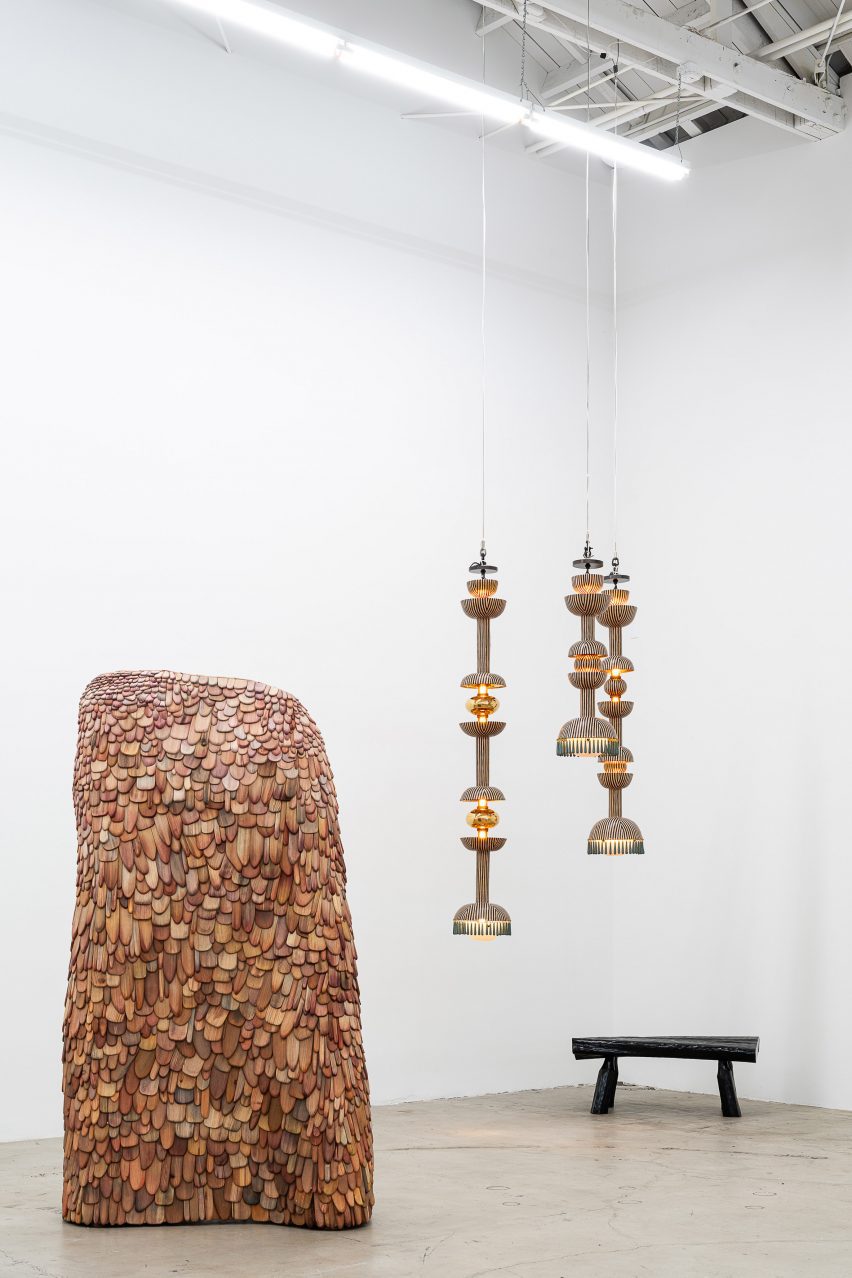 Hanging lamps with sculpture