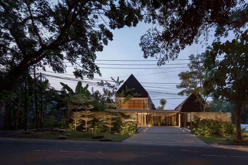 Halo House by Tamara Wibowo Architects