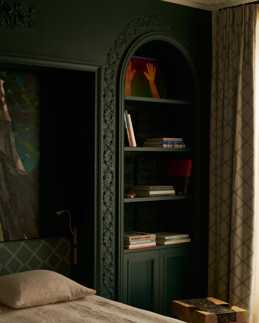 Paris apartment by Hauvette & Madani