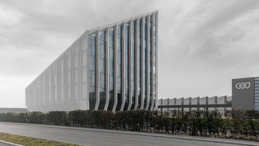 Angular Bonfiglioli headquarters in Italy by Peter Pichler Architecture