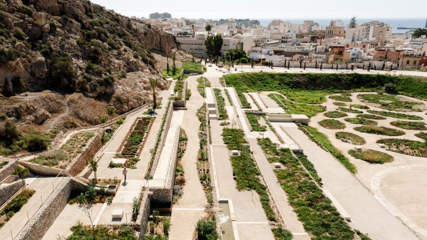 La Hoya Park by Kauh Arquitectura