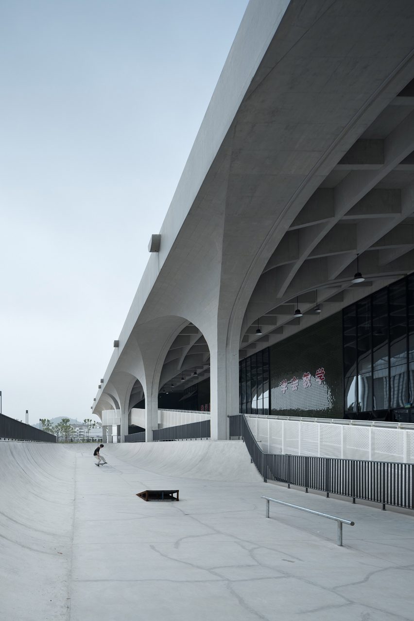 Hexi Sports Field by The Architectural Design and Research Institute of Zhejiang University (UAD)