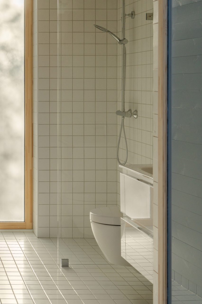 I/O Cabin in Norway by Erling Berg