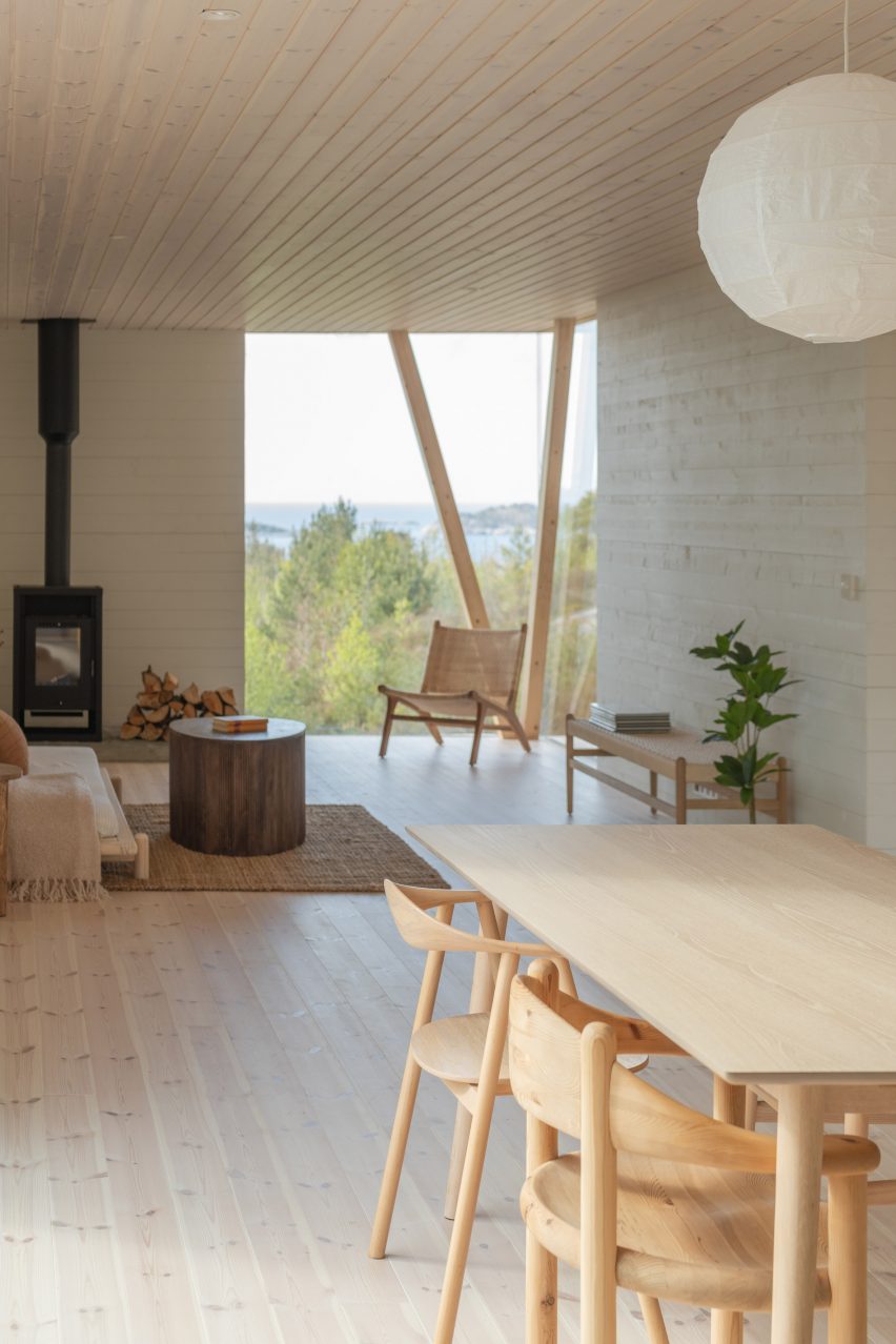I/O Cabin in Norway by Erling Berg