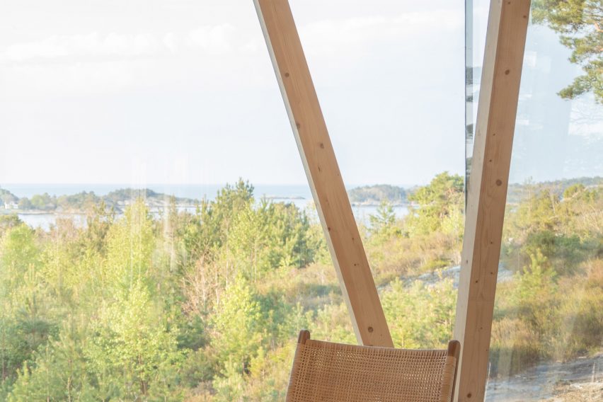 I/O Cabin in Norway by Erling Berg