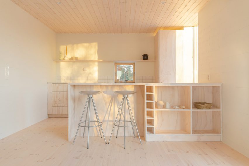 I/O Cabin in Norway by Erling Berg