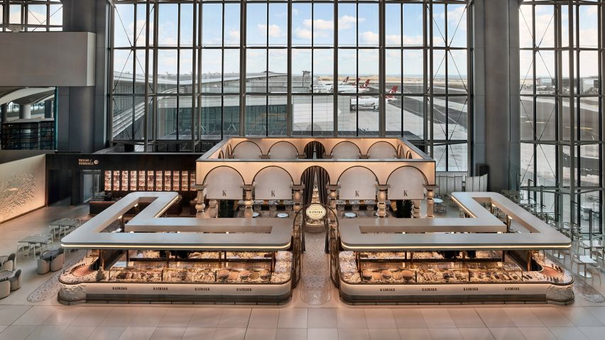 L-shaped serving counters at Kaimakk Istanbul Airport
