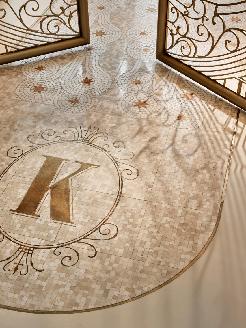 Mosaic tiled floor with gold stars Sanayi313 design