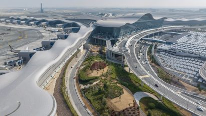 Rooftop view of Abu Dhabi terminal by KPF