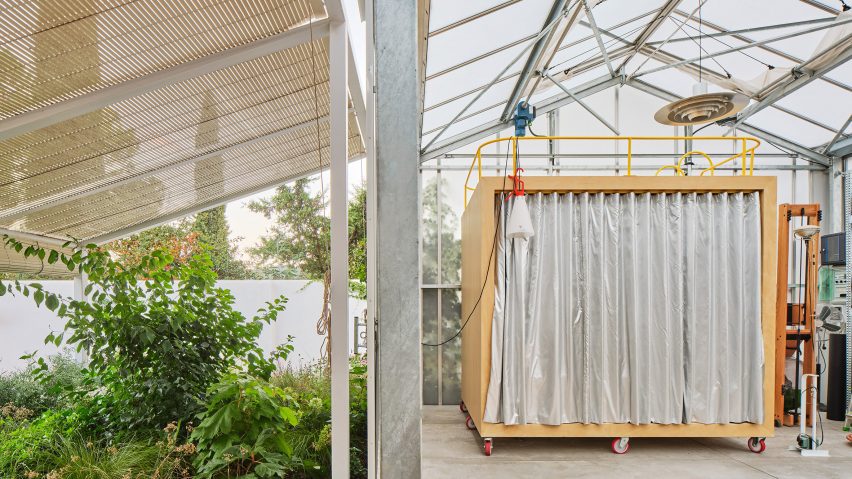 Kresta Garden House creates extra living room with mobile sleep space