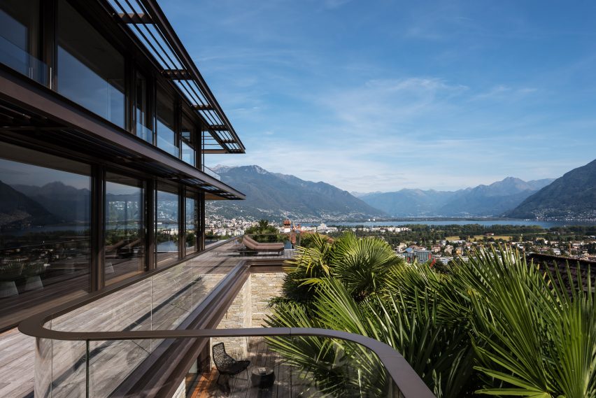 Steel framework of rectilinear cantilevered house by Küchel Architects in Switzerland