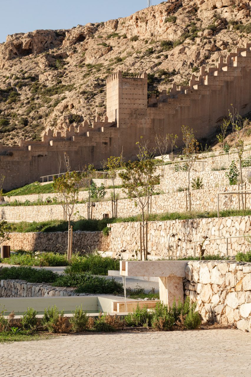 La Hoya Park by Kauh Arquitectura