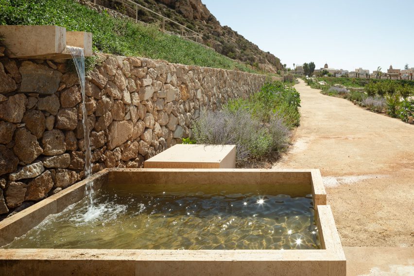 La Hoya Park by Kauh Arquitectura