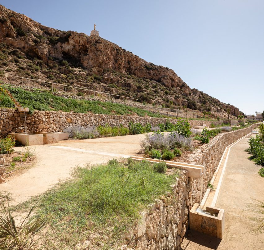 La Hoya Park by Kauh Arquitectura