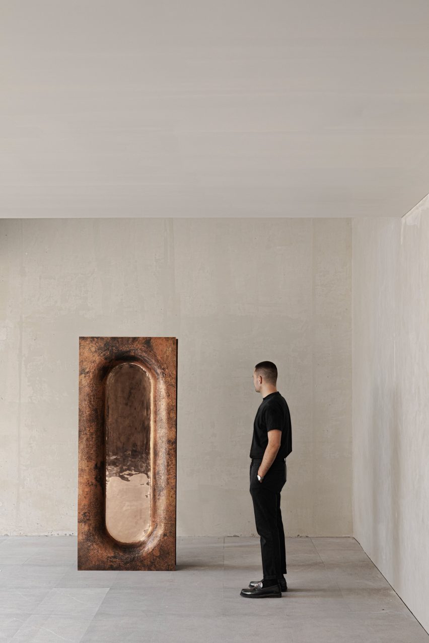 Floor Mirror by Manu Bañó