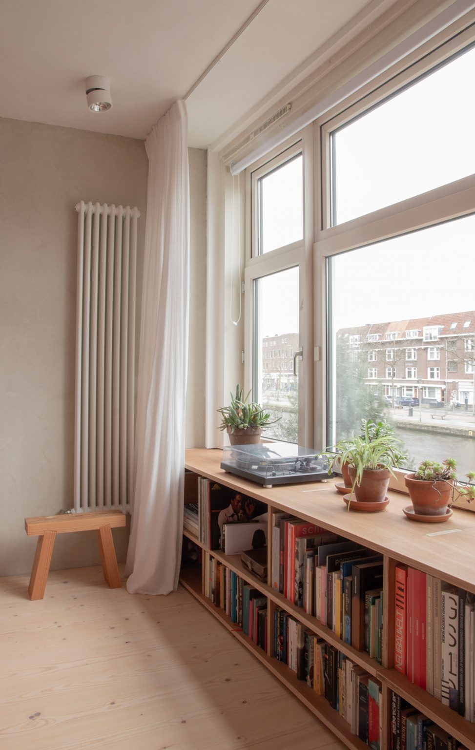 Ulli Heckmann's compact apartment in Rotterdam