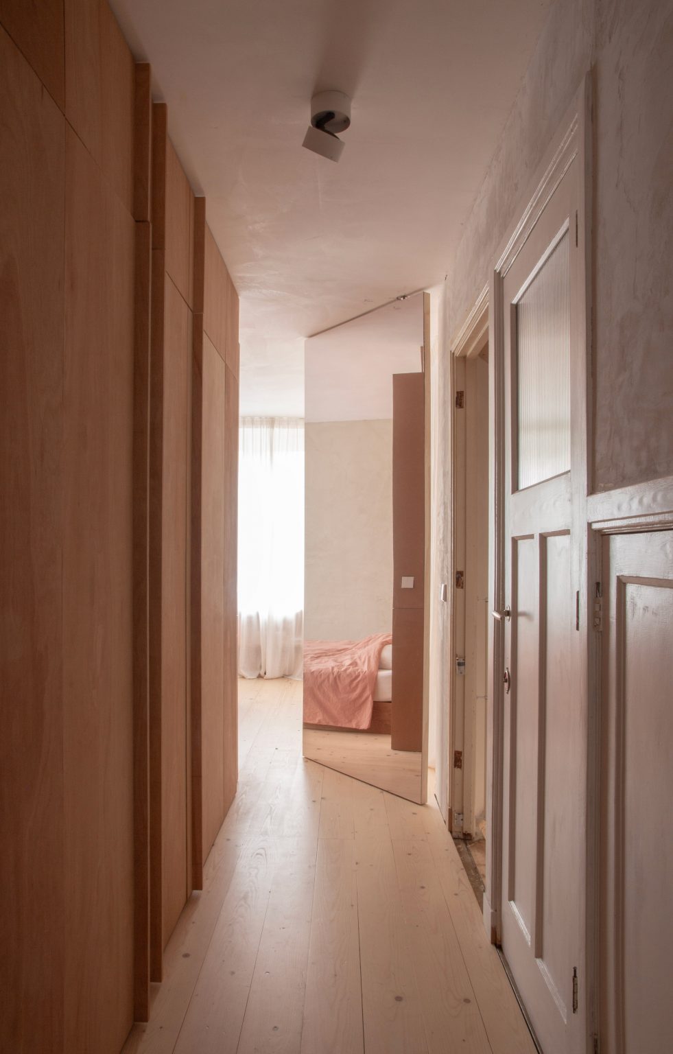 Ulli Heckmann's compact apartment in Rotterdam