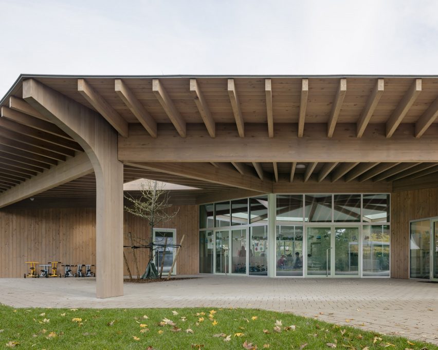 Exterior of Aartselaar nursery by WE-S Architecten