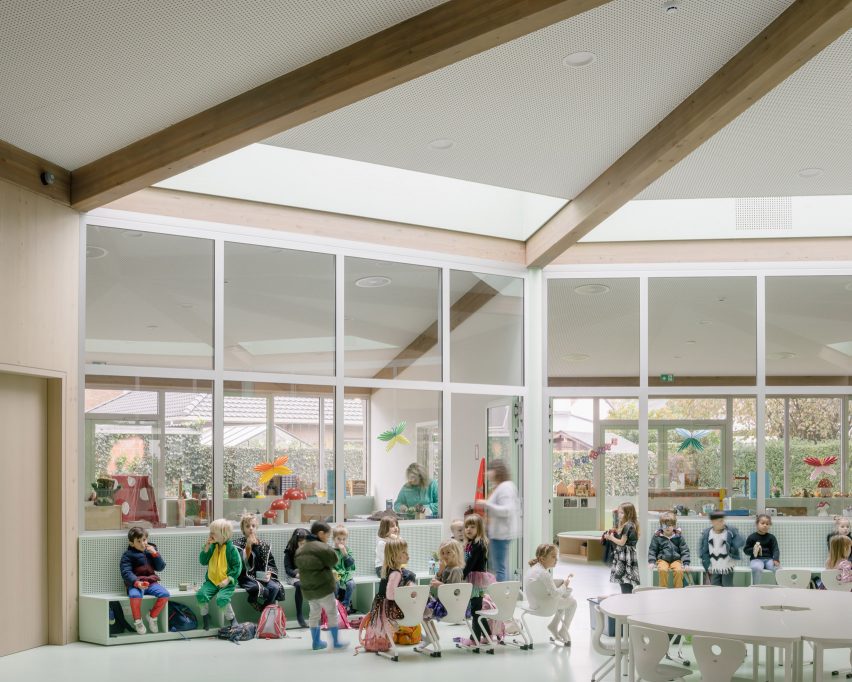Interior of Aartselaar nursery by WE-S Architecten