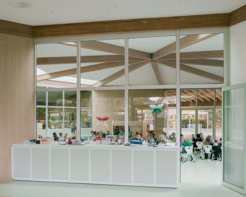 Interior of Aartselaar nursery by WE-S Architecten