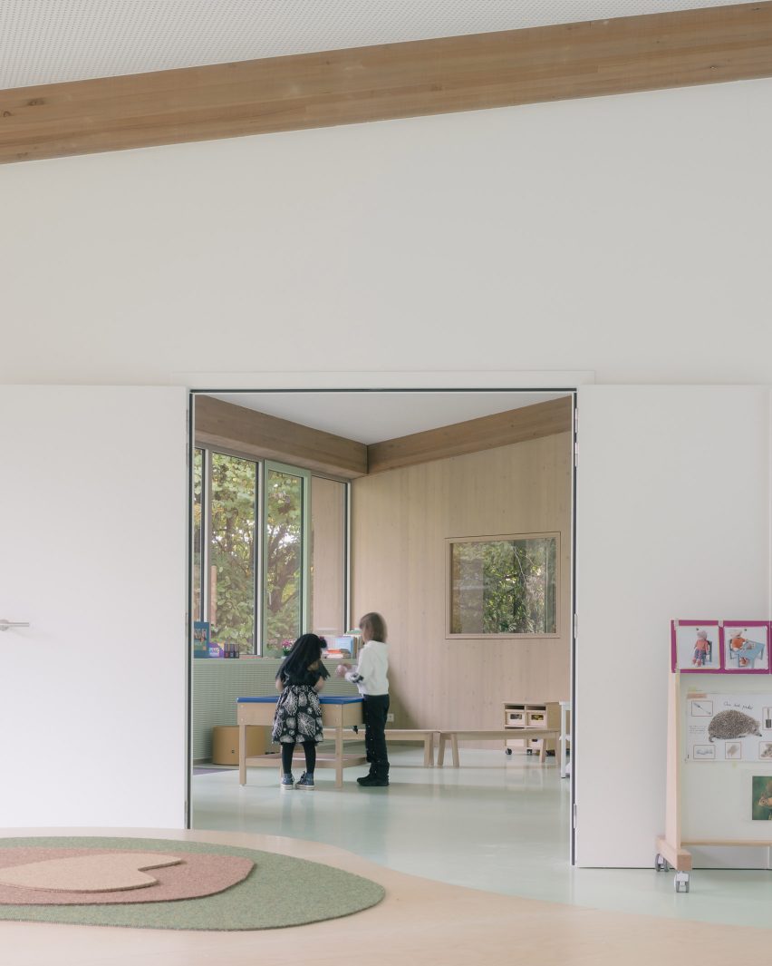 Interior of Aartselaar nursery by WE-S Architecten