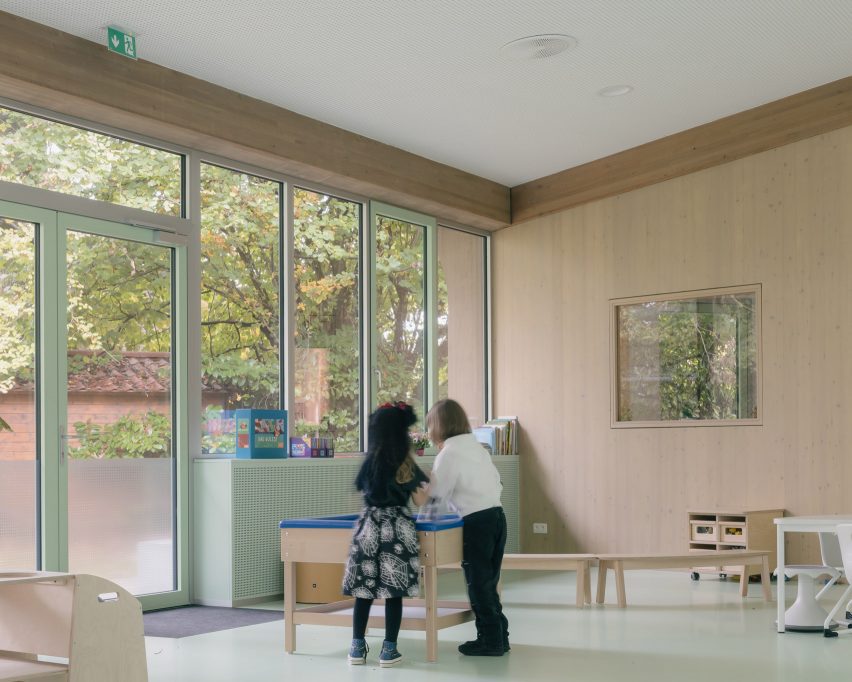 Interior of Aartselaar nursery by WE-S Architecten