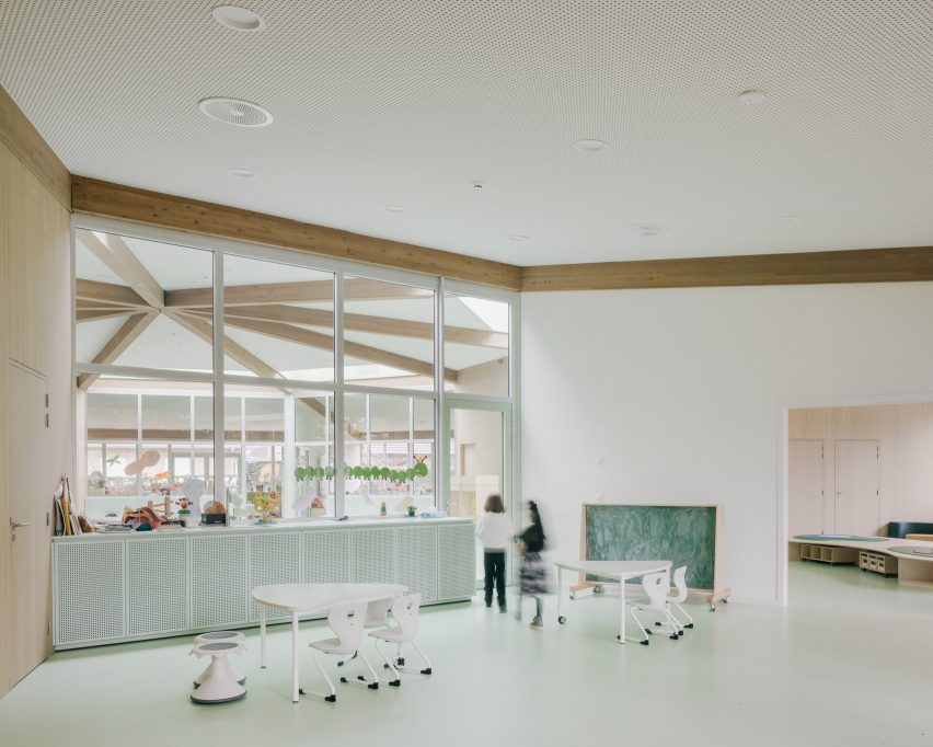 Interior of Aartselaar nursery by WE-S Architecten