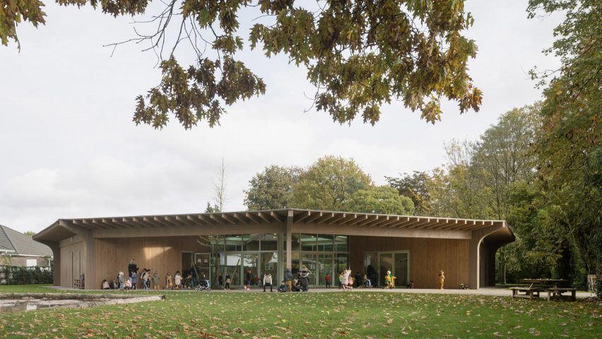 Exterior of Aartselaar nursery by WE-S Architecten