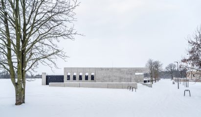 Walls of the utility shelter at the Garden Cemetery by Objektor near Prague