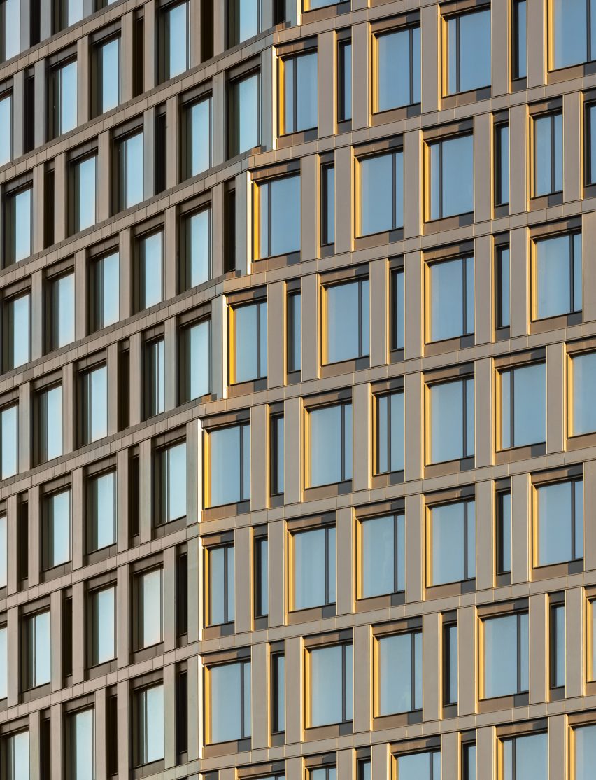 Precast concrete facade