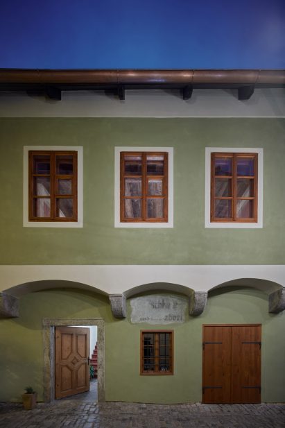 Exterior of Masná 130 house in Český Krumlov, Czech Republic by ORA