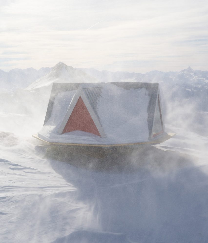 Pinwheel shelter in the Italian Alps by EX