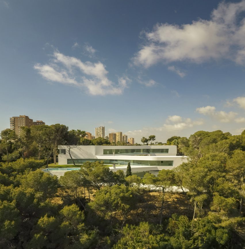 Sabater House by Fran Silvestre Arquitectos