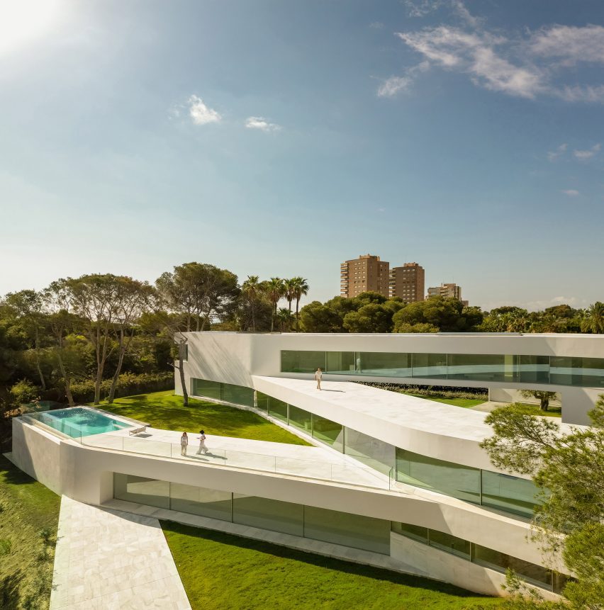 Sabater House by Fran Silvestre Arquitectos