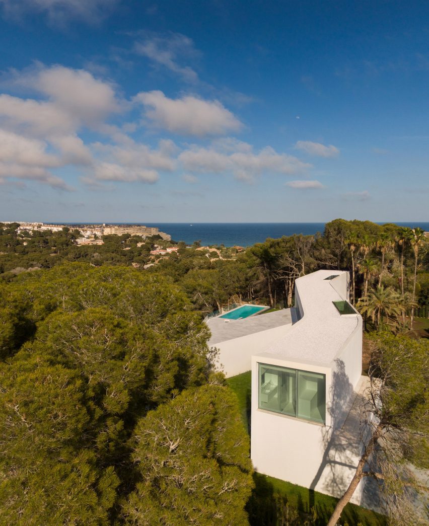 Sabater House by Fran Silvestre Arquitectos
