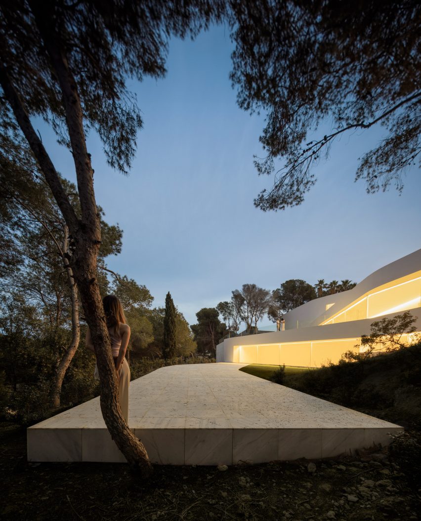Sabater House by Fran Silvestre Arquitectos