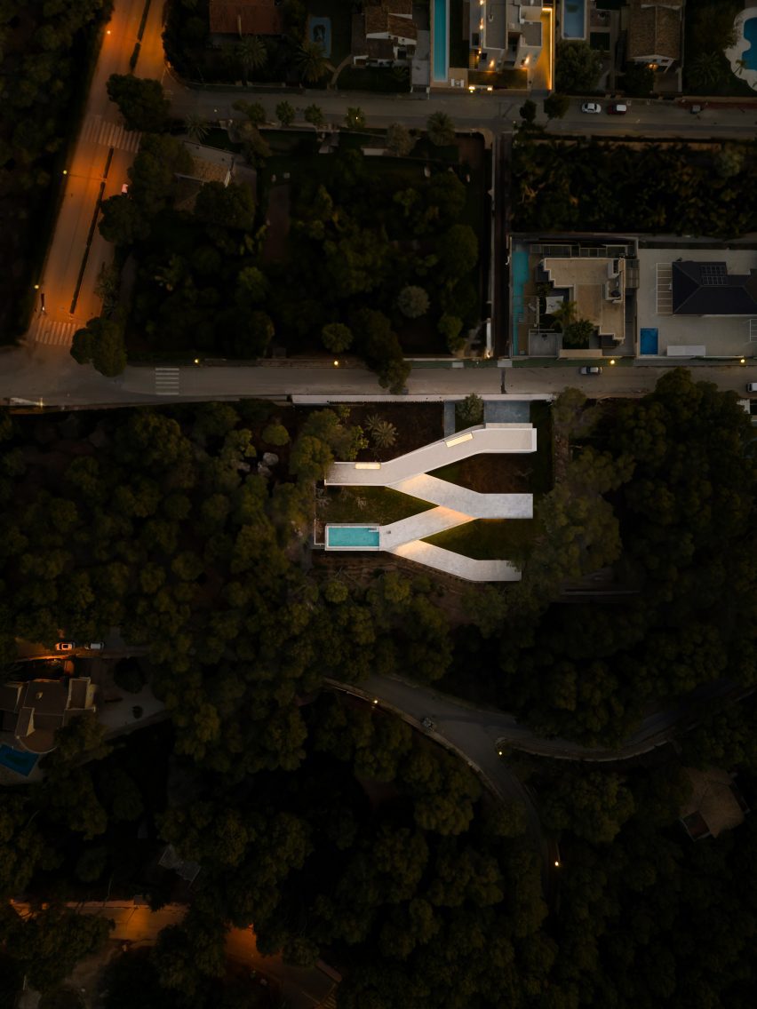 Sabater House by Fran Silvestre Arquitectos