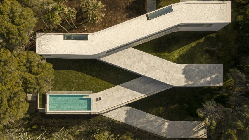Sabater House by Fran Silvestre Arquitectos