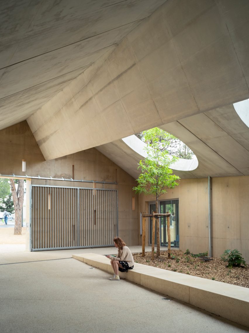 Samuel Paty School by Ateliers O-S and NAS Architecture