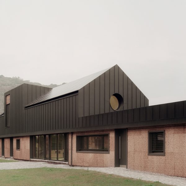 Casa 9 by LCA Architetti