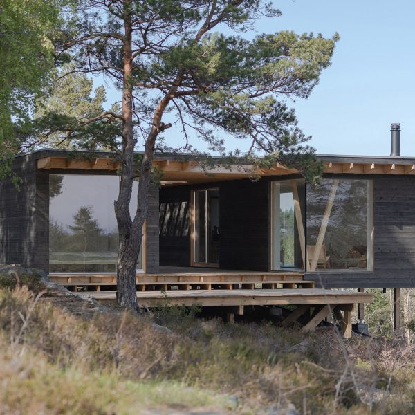 I/O Cabin in Norway by Erling Berg